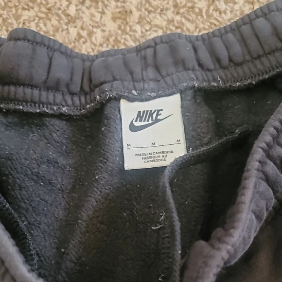 Nike Cargo Joggers - Picture 3 of 4